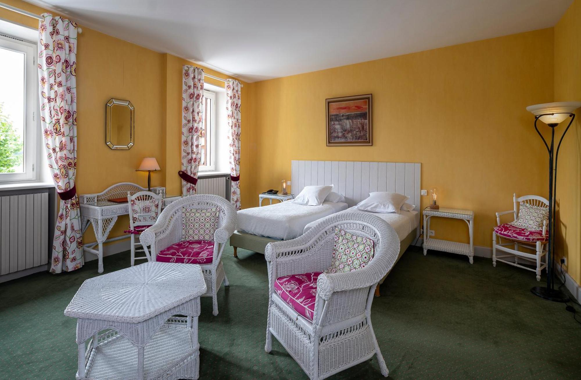 Hotel Beau Rivage Condrieu Кондриё Экстерьер фото
