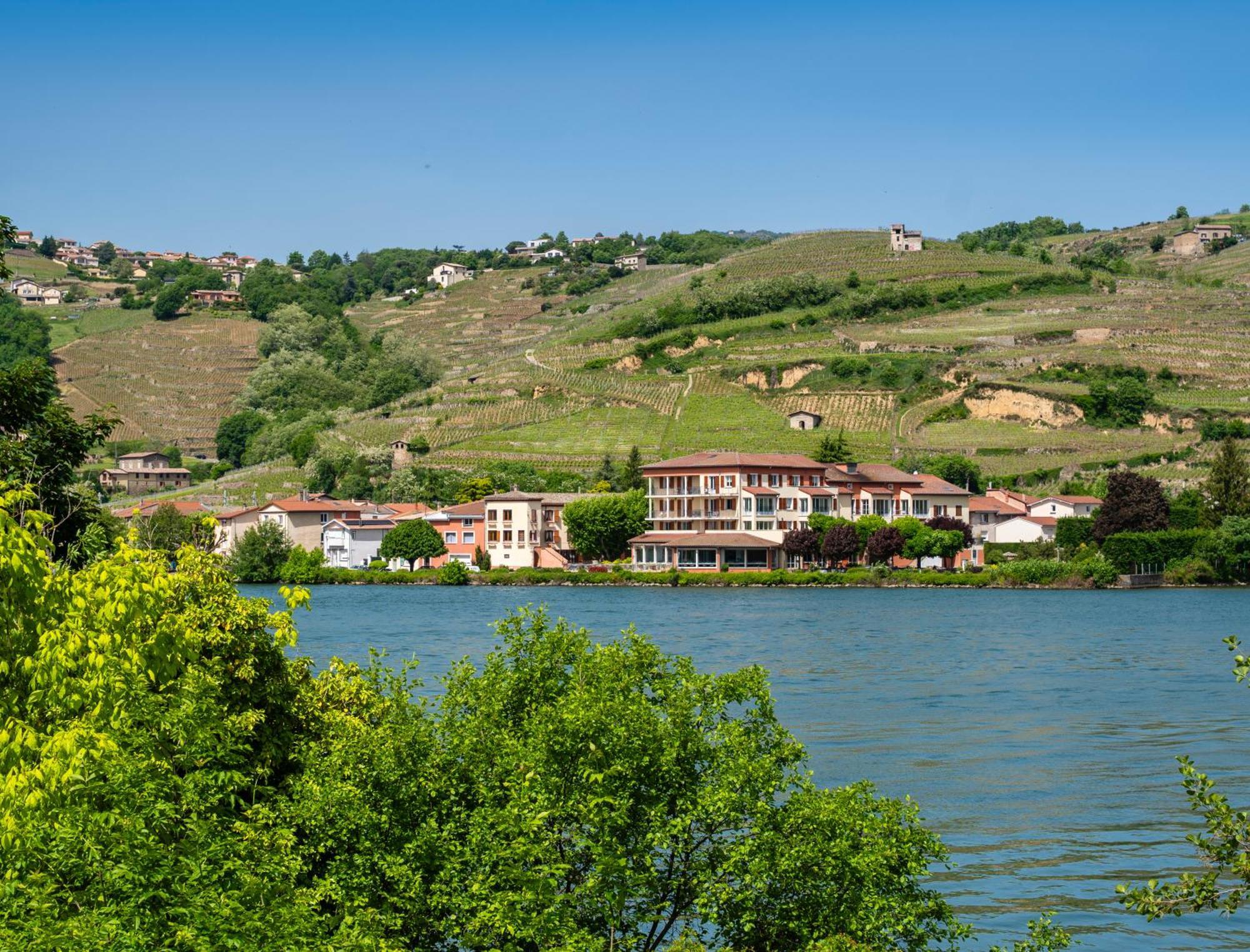 Hotel Beau Rivage Condrieu Кондриё Экстерьер фото