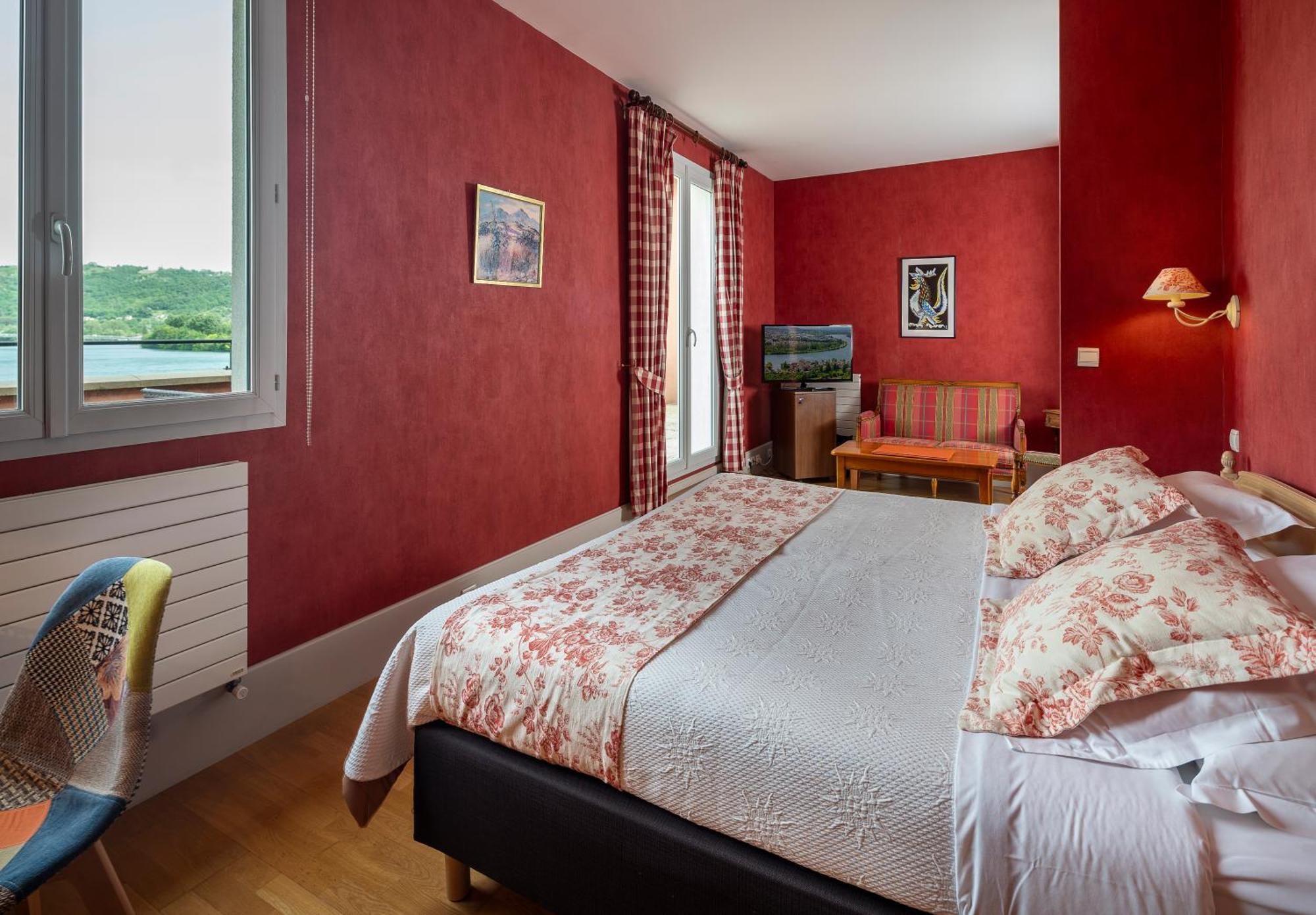 Hotel Beau Rivage Condrieu Кондриё Экстерьер фото