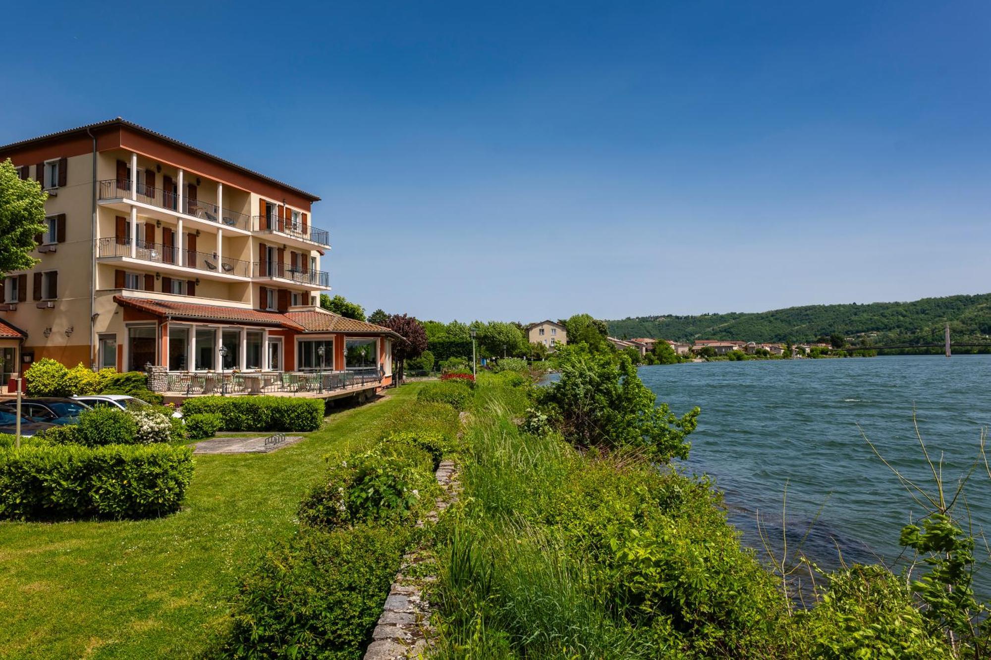 Hotel Beau Rivage Condrieu Кондриё Экстерьер фото
