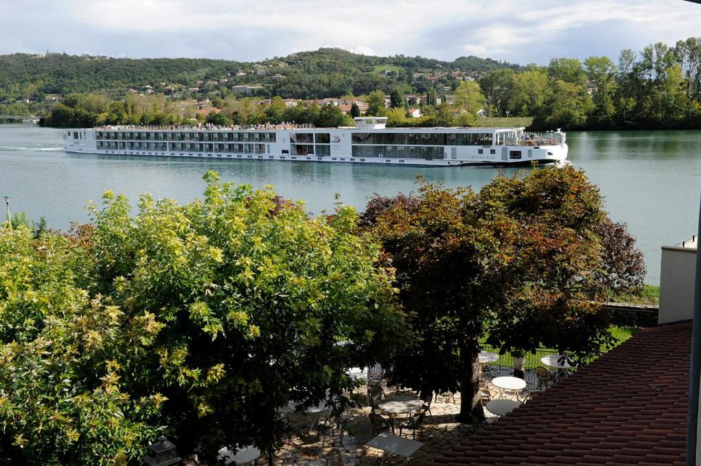 Hotel Beau Rivage Condrieu Кондриё Экстерьер фото
